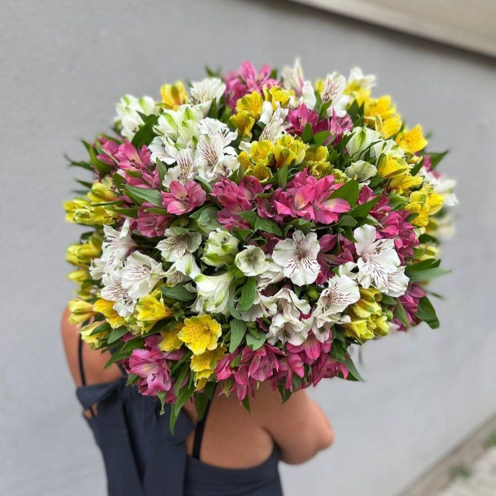 Букет цветов «Букет из 101 разноцветной альстромерии в ленте» - фото 2
