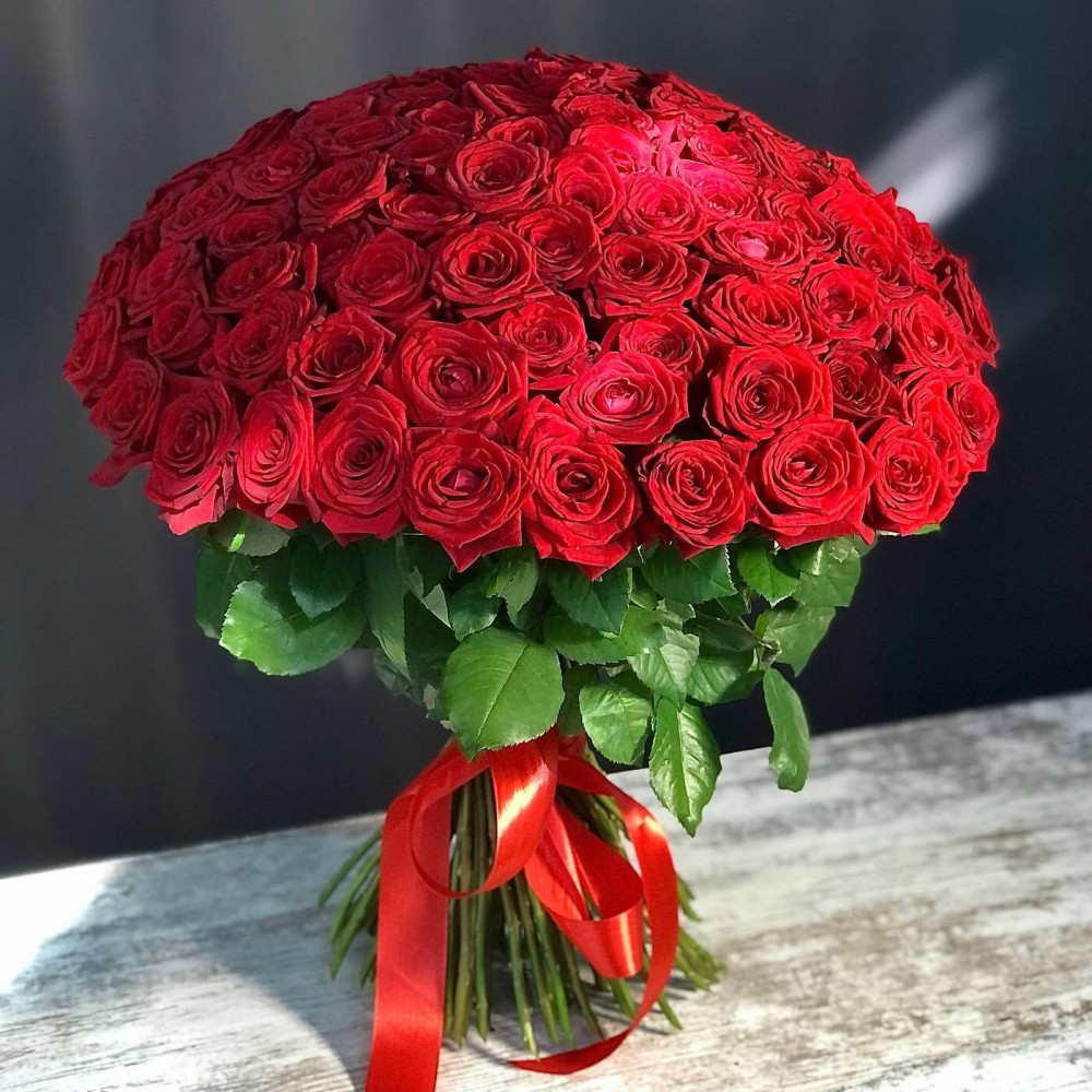Букет цветов «Букет из 101 красной роза в атласной ленте»