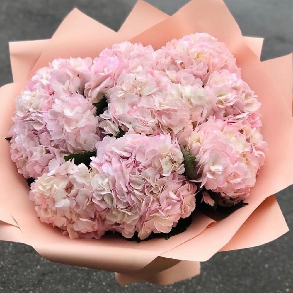 Букет цветов «Букет из 11 розовых гортензий в крафте» - фото 2