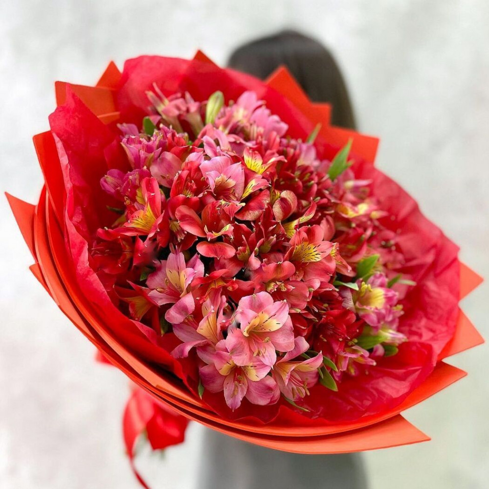 Букет цветов «Букет из 15 ярко-красных альстромерий»