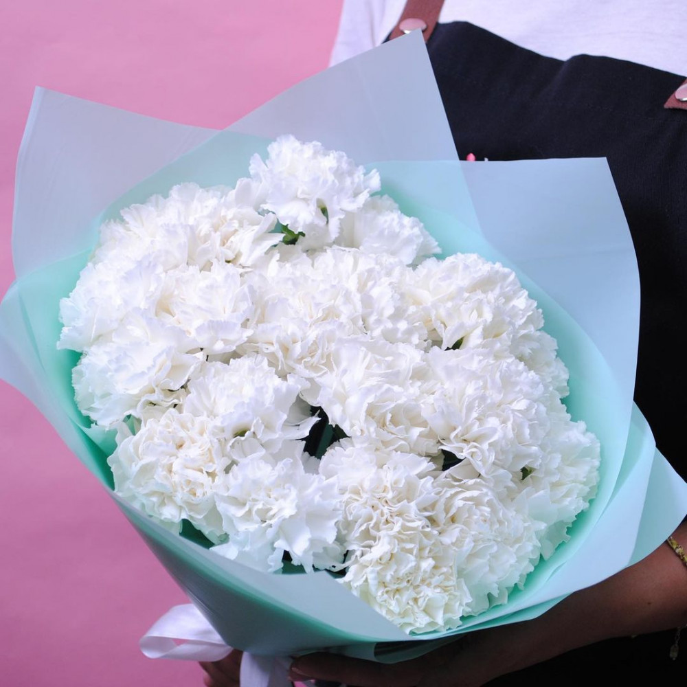 Букет цветов «Букет из 19 белых гвоздик»