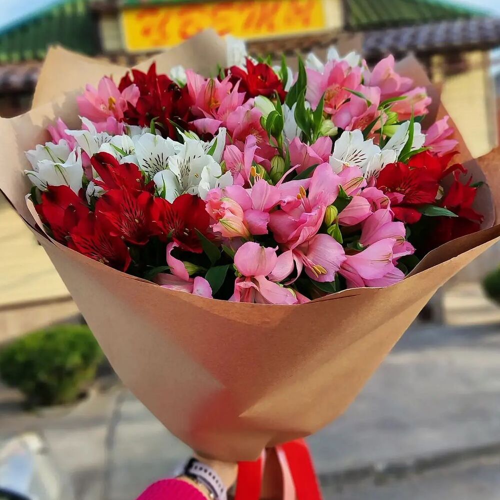 Букет цветов «Букет из 25 разноцветных альстромерий»