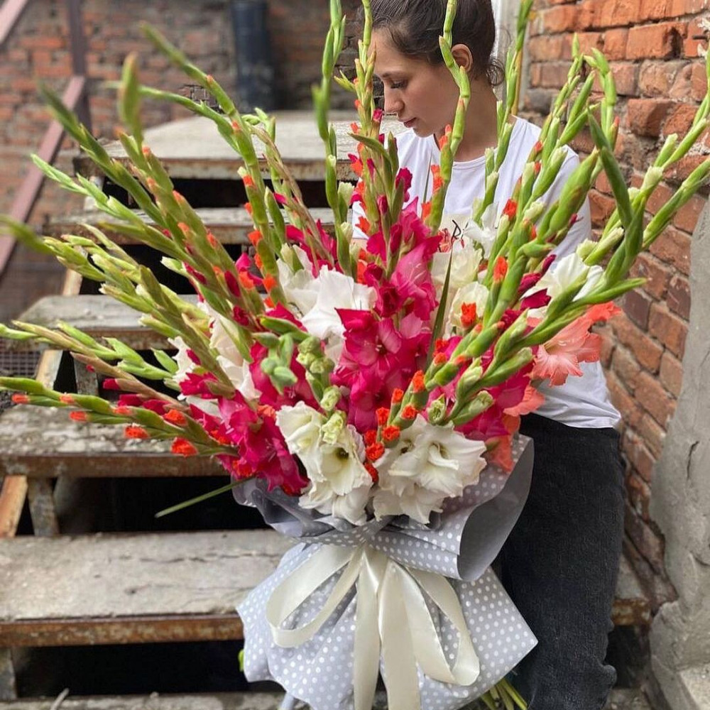 Букет цветов «35 гладиолусов» - фото 2