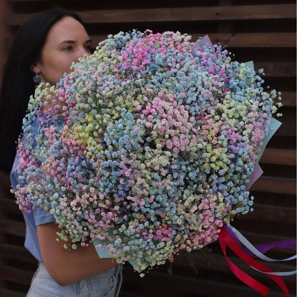 Букет цветов «51 разноцветная гипсофила»