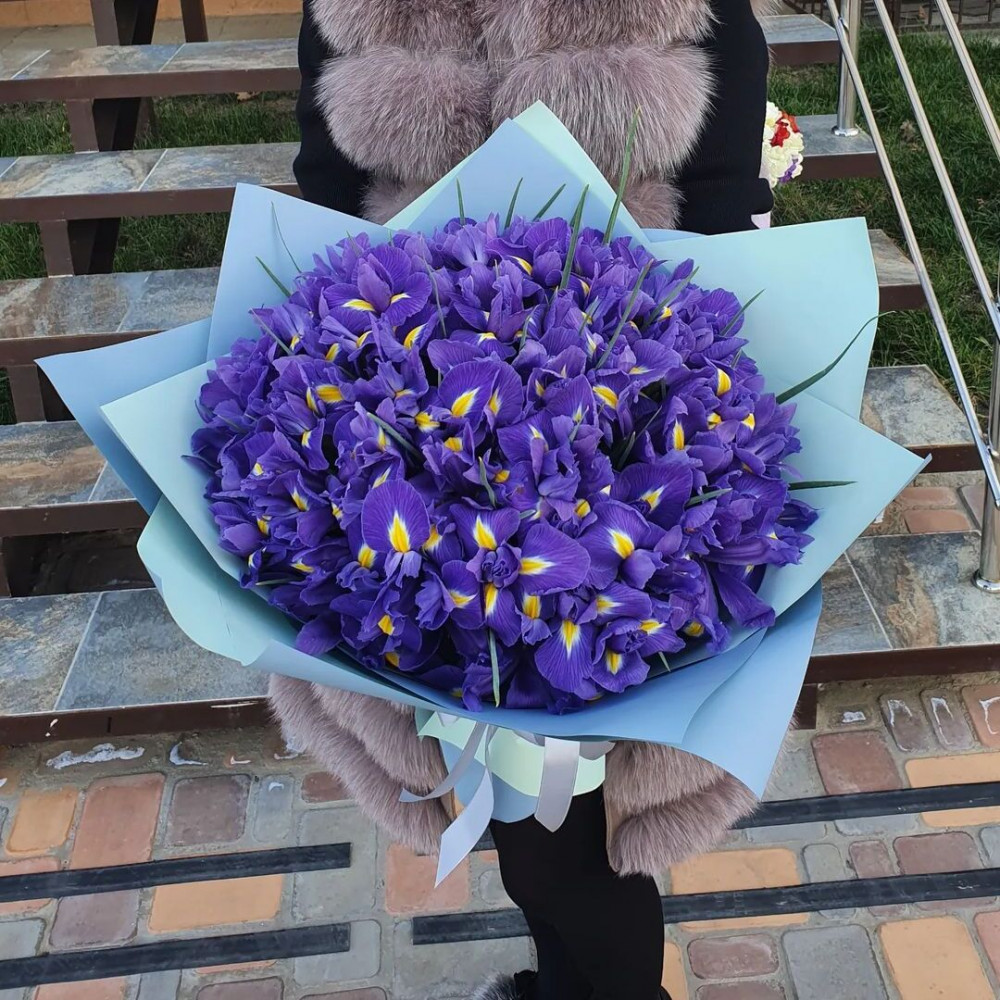 Букет цветов «Букет из 59 ирисов» - фото 2