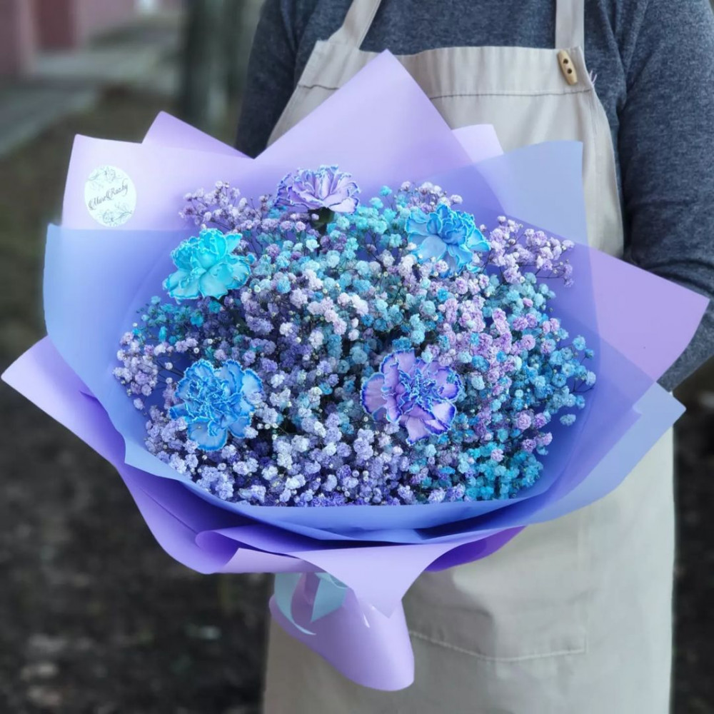Букет цветов «Букет из 5 голубых гипсофил и гвоздик»