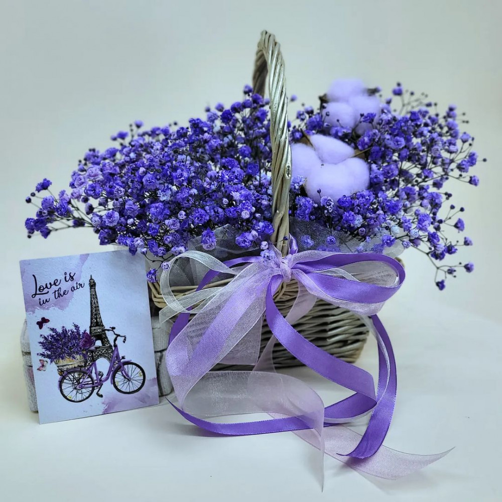 Букет цветов «7 синих гипсофил в корзине»