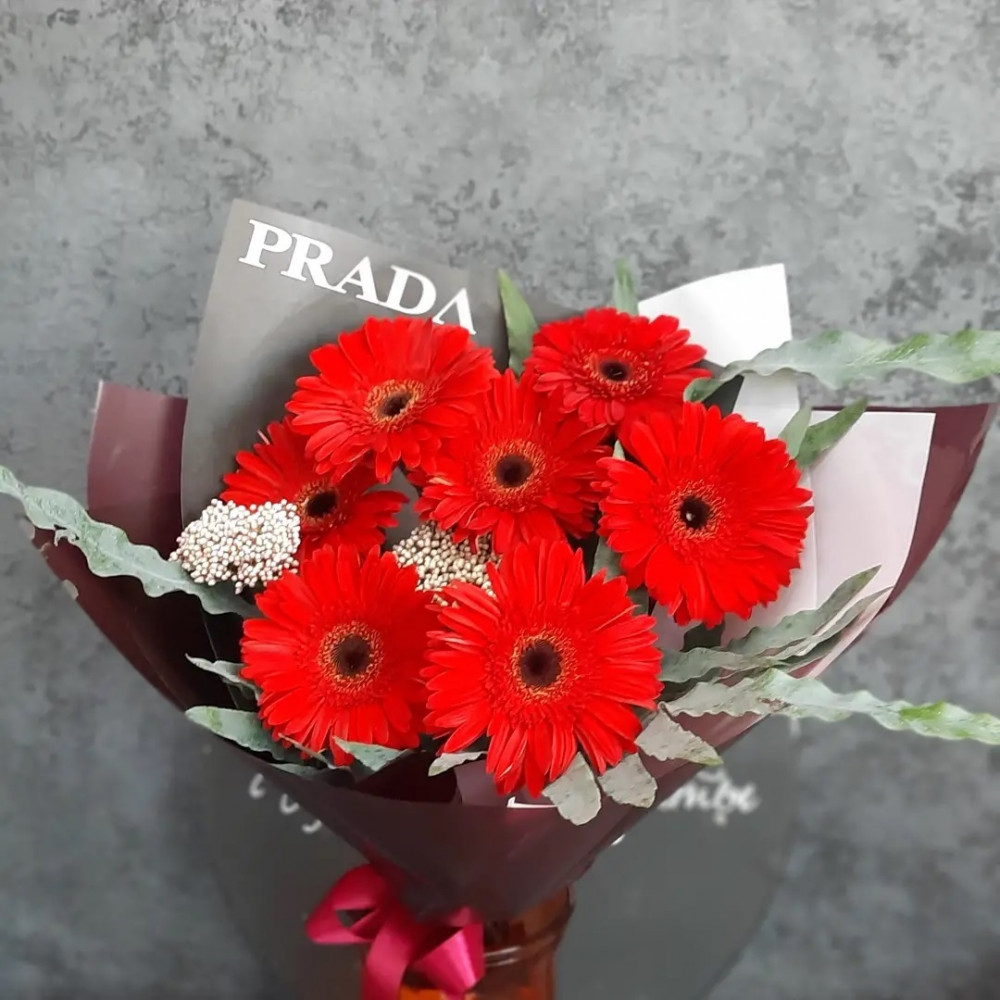 Букет цветов «Букет из 7 красных гербер»