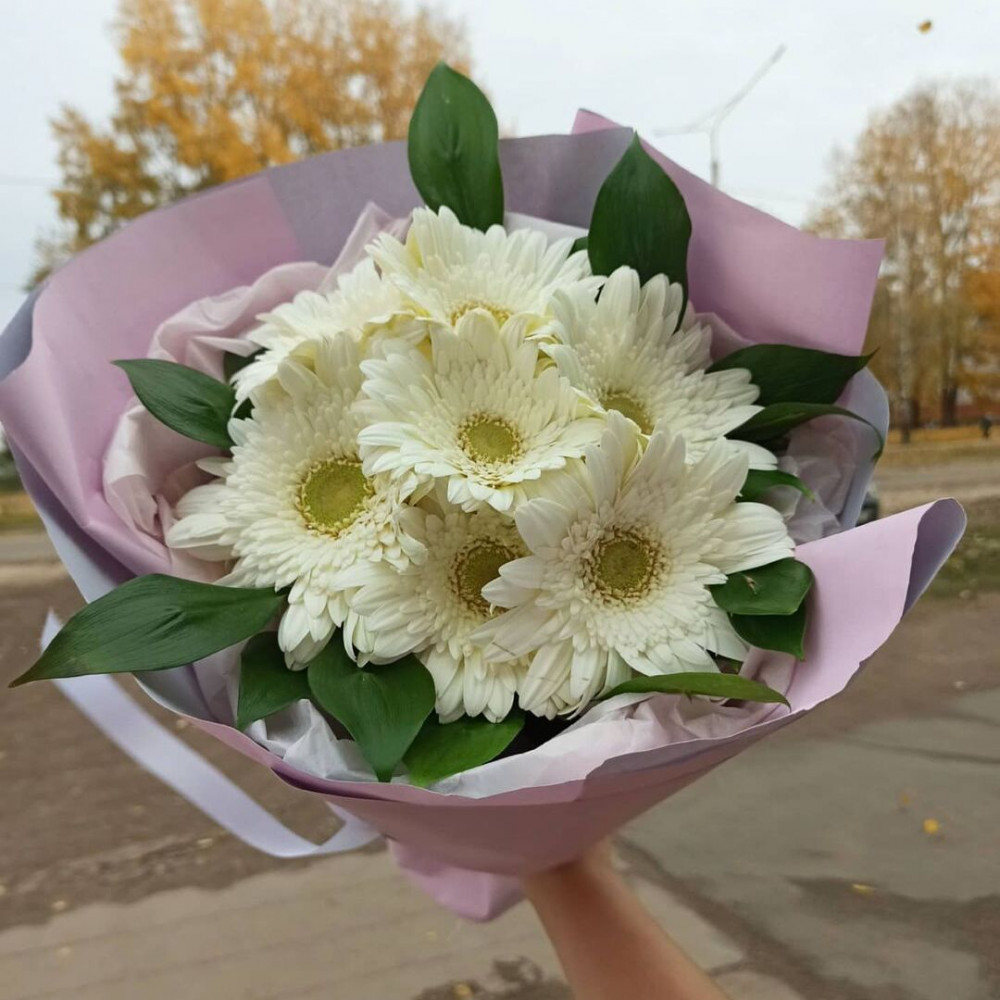 Букет цветов «7 белых гербер»