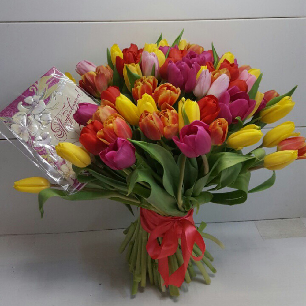 Букет цветов «Букет из 51 тюльпана в ленте»