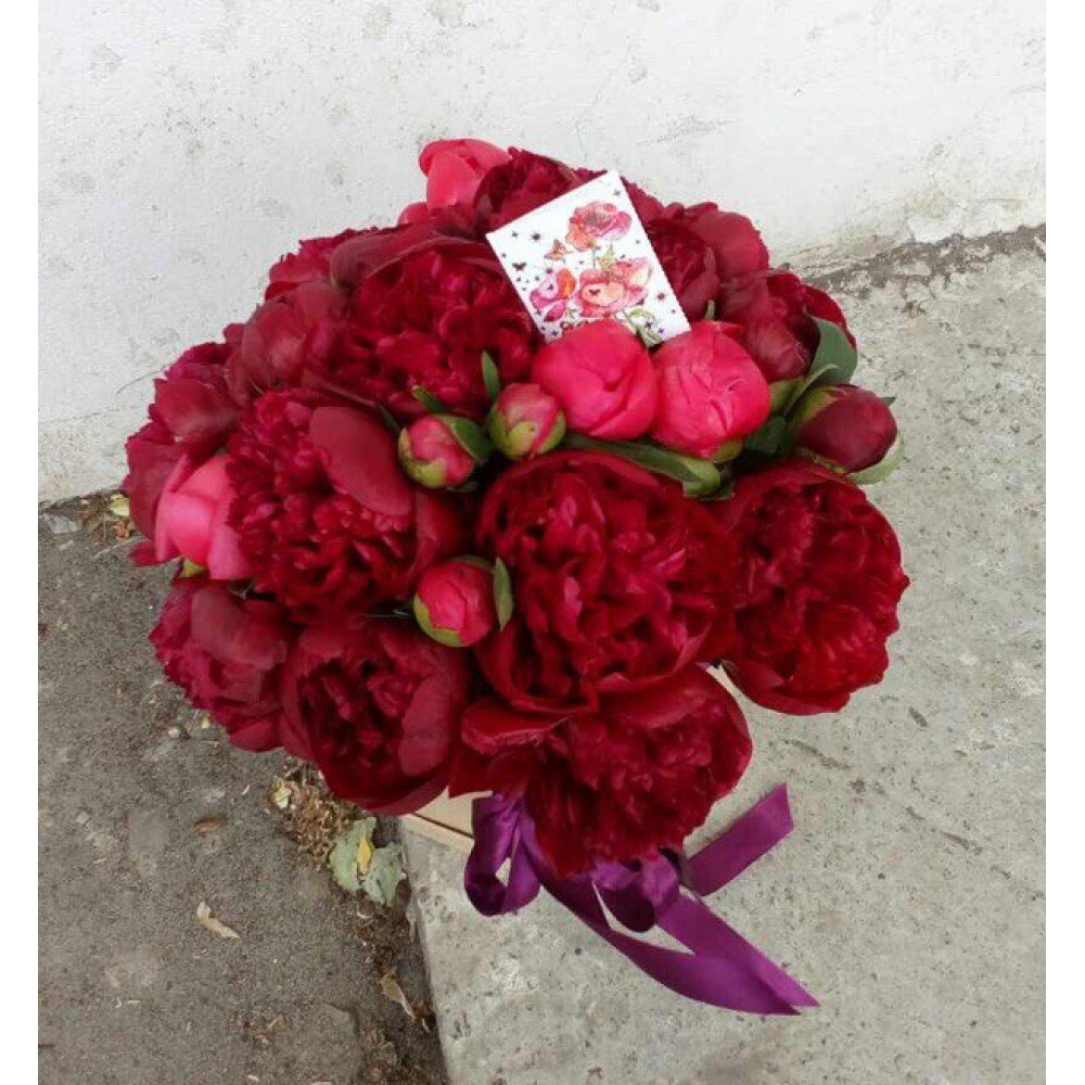Букет цветов «Бордовые пионы в коробке» - фото 2