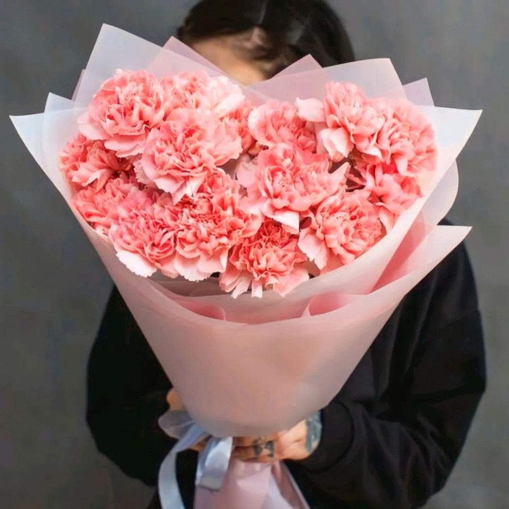 Букет цветов «Букет из 15 розовых гвоздик в розовой упаковке»